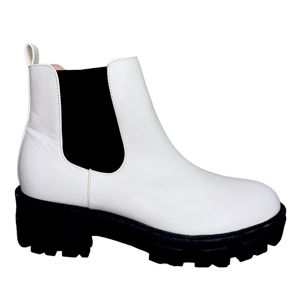 Nasty Gal White Chunky Boots Size‎ 7